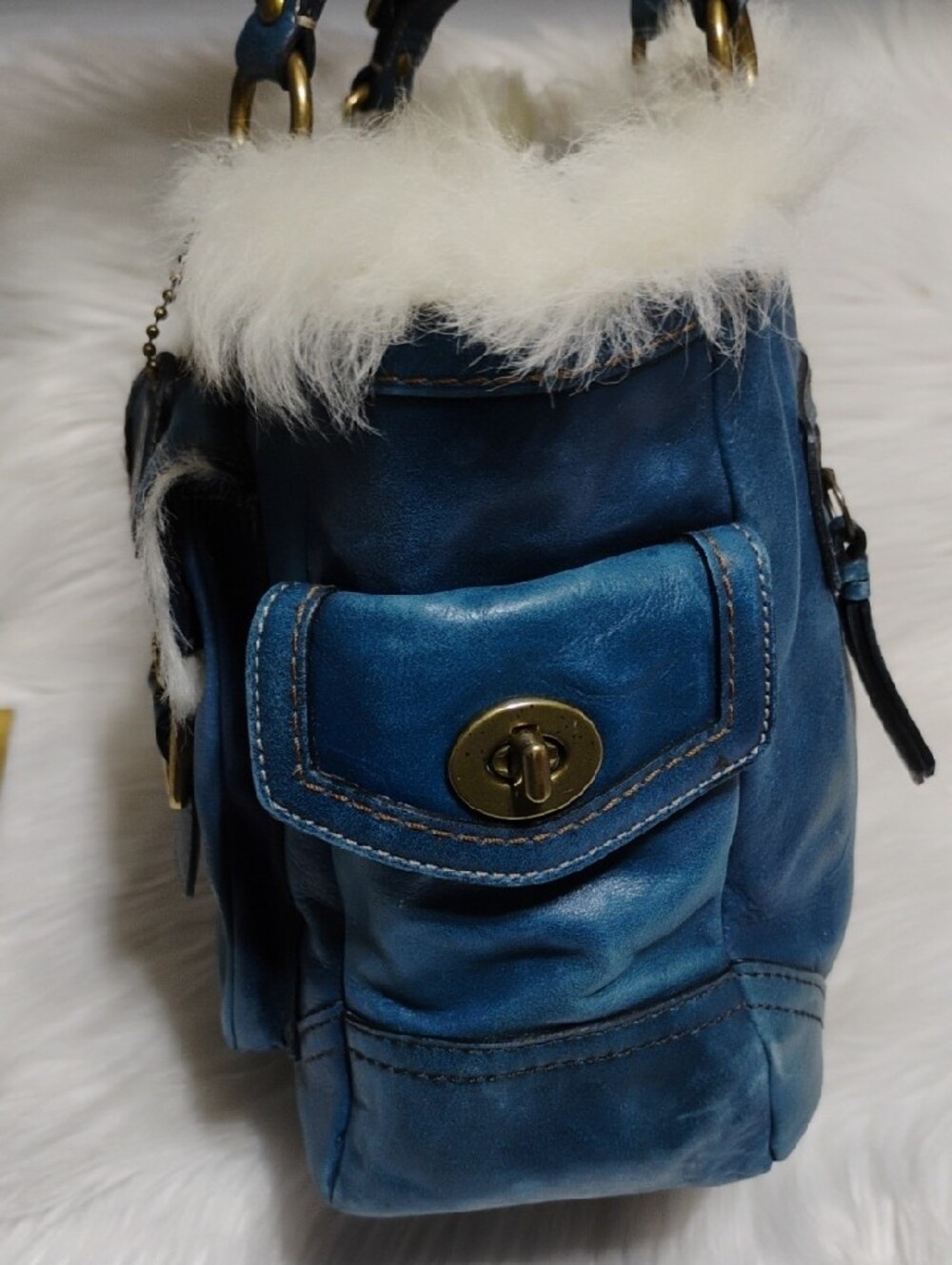 SALE! RARE!!Coach Limited Edition Shearling Blue Leather Gallery Tote - Picture 6 of 16
